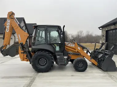 2023 CASE 580SV