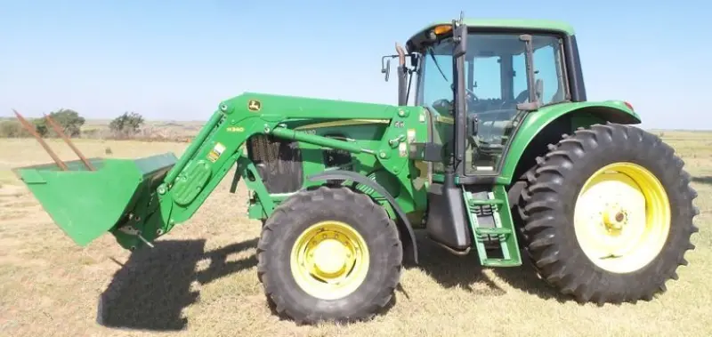 2010 John Deere 7230