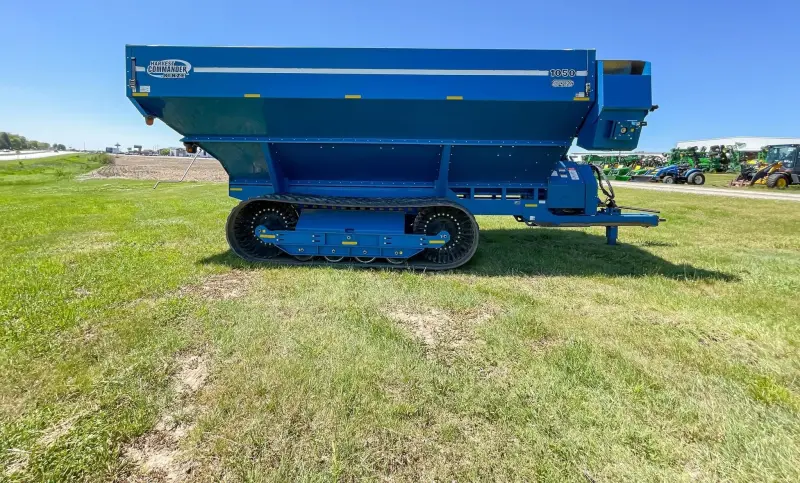 2012 KINZE 1050